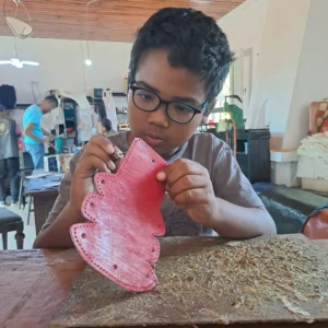 Petites mains, grand cœur » — un récit de l&rsquo;atelier fête des mères.